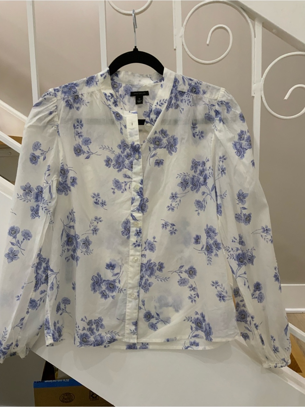 Ann Taylor White Blouse with Blue Floral Print Size XS